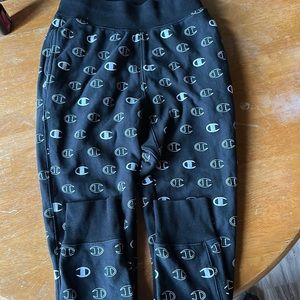 Champion, Small, black